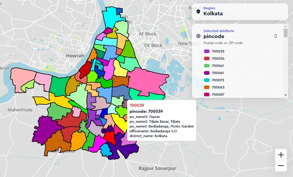 The SmartData data application showing pincode boundary polygons across Kolkata, with pincode 700039 selected and its post-office and district attributes open